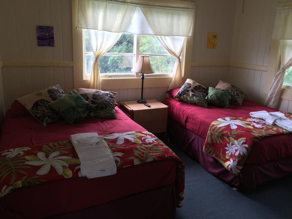 Wild Ginger Inn Hotel & Hostel Hilo Exterior photo